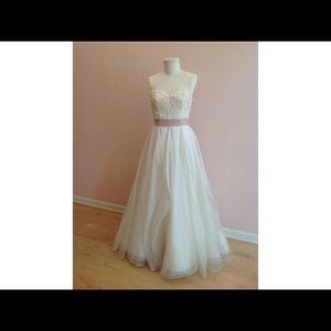 Watters 9075w brand new never altered wedding dress.